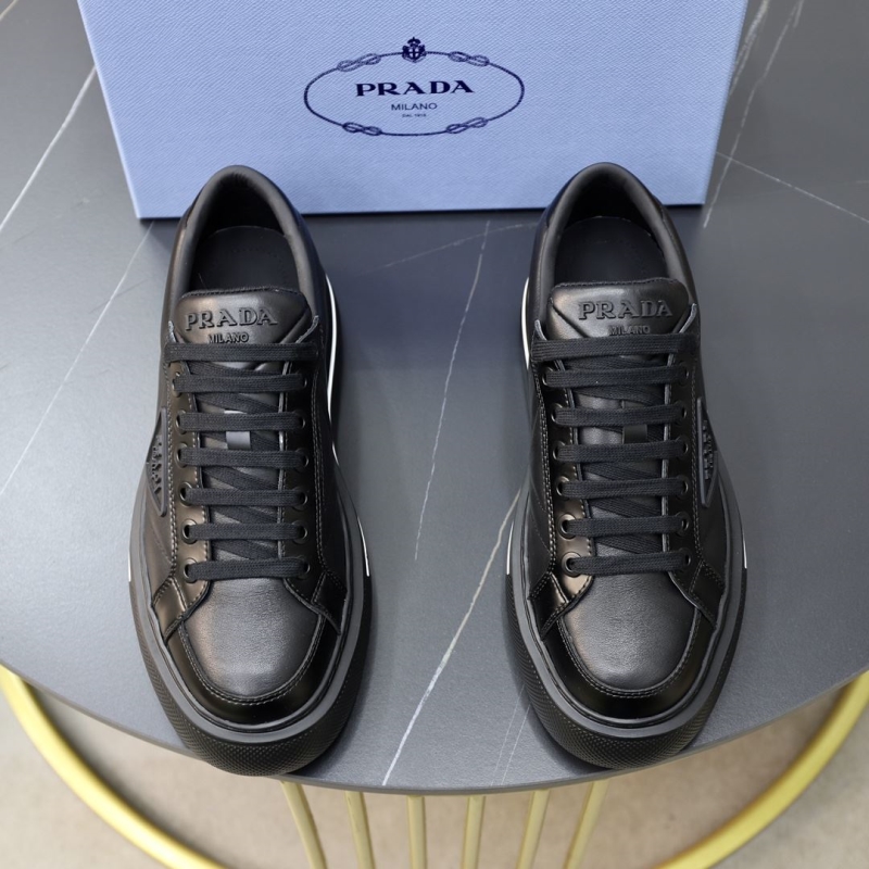 Pra*a casual shoes